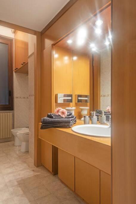 Апартаменти Osti 3 Beautifully Furnished Мілан Екстер'єр фото